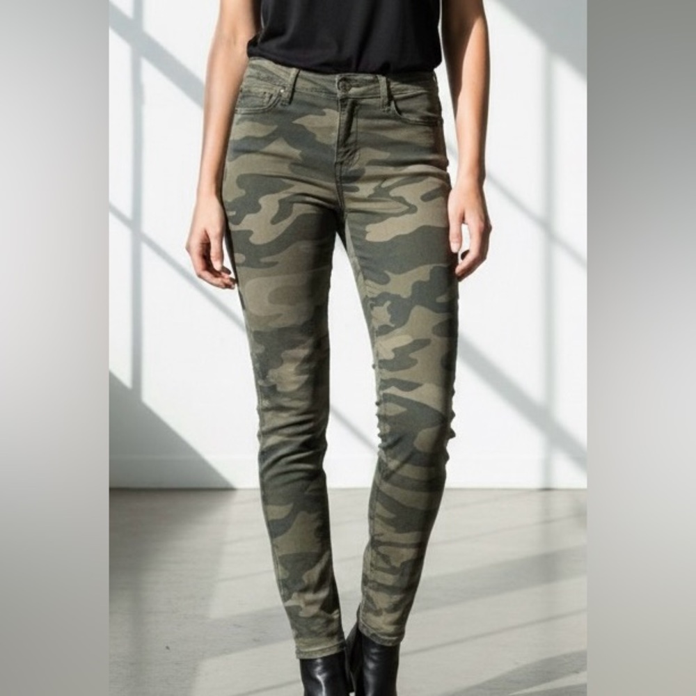 Else Camo olive/tan jeans, great condition, skinny ankle, size 28